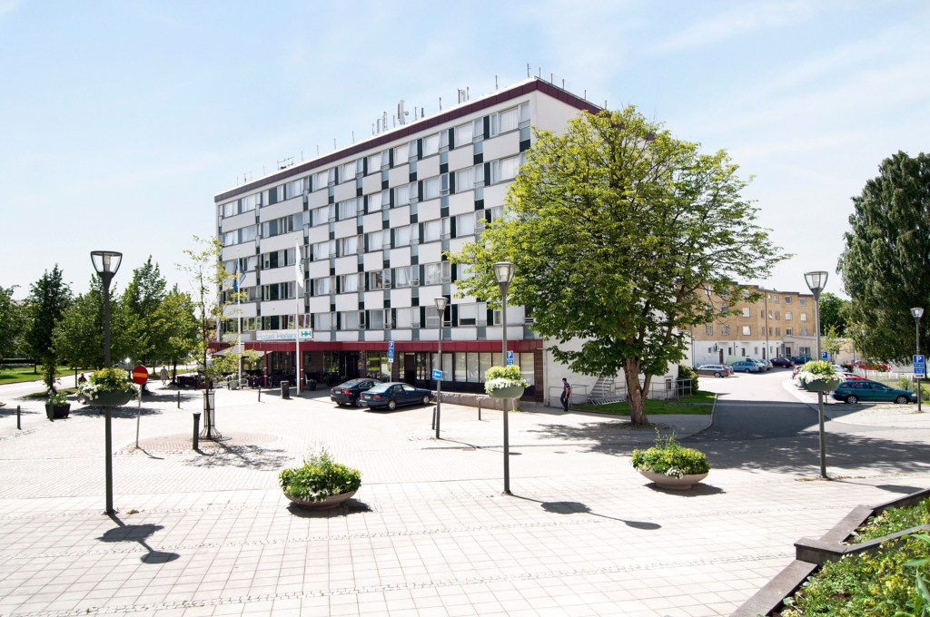 Storgatan 33–35, Vallgatan 1–3